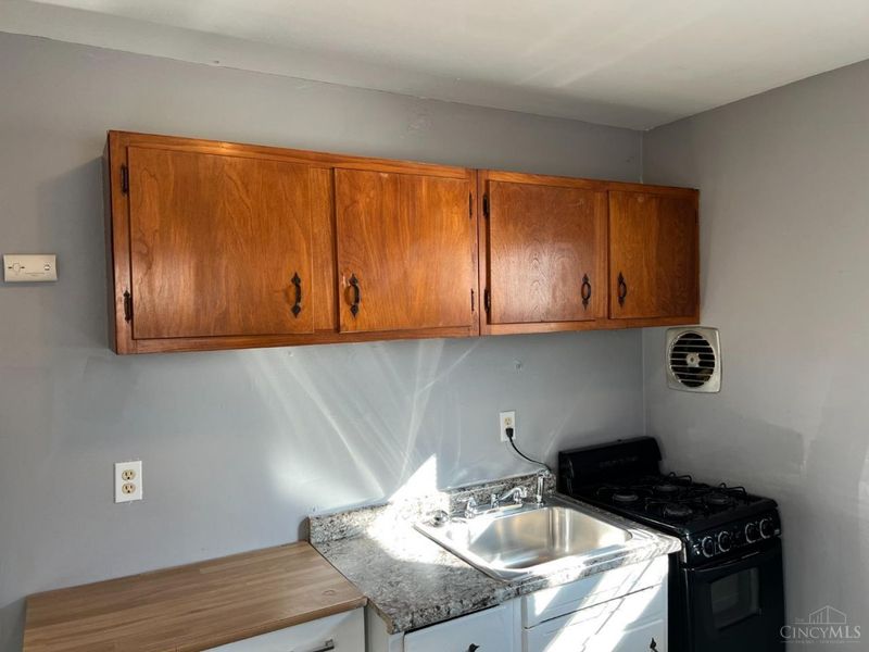 1002 Winfield Avenue, Cincinnati, OH 45205 Photo 8