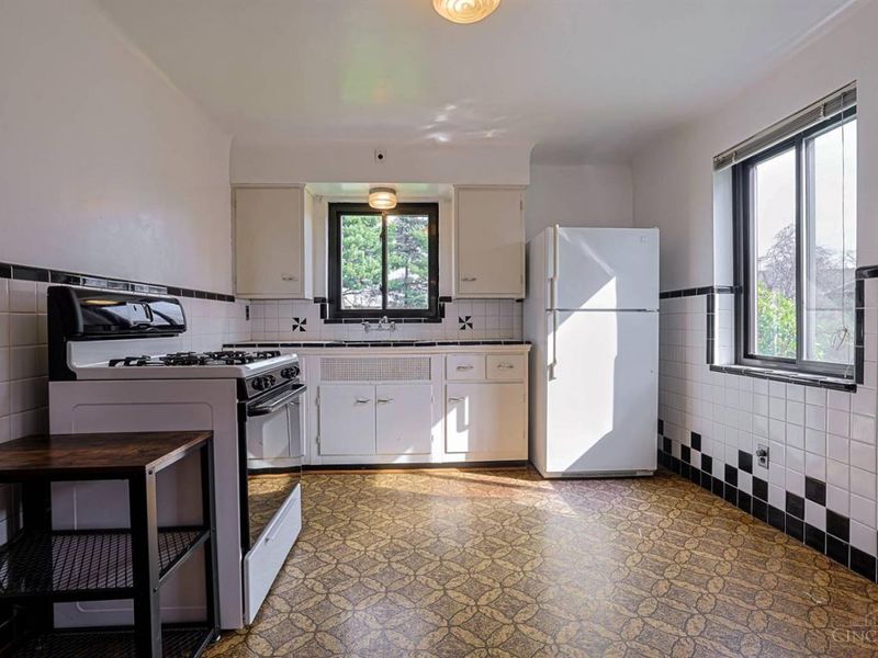 4228 Homelawn Avenue, Green Township, OH 45211 Photo 15