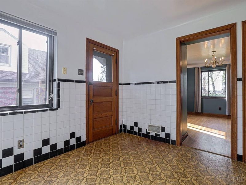 4228 Homelawn Avenue, Green Township, OH 45211 Photo 17