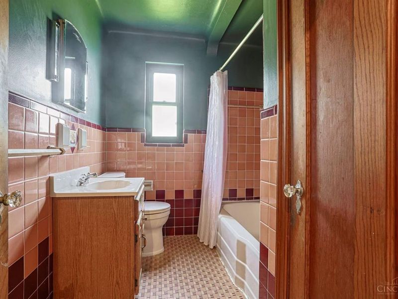 4228 Homelawn Avenue, Green Township, OH 45211 Photo 26