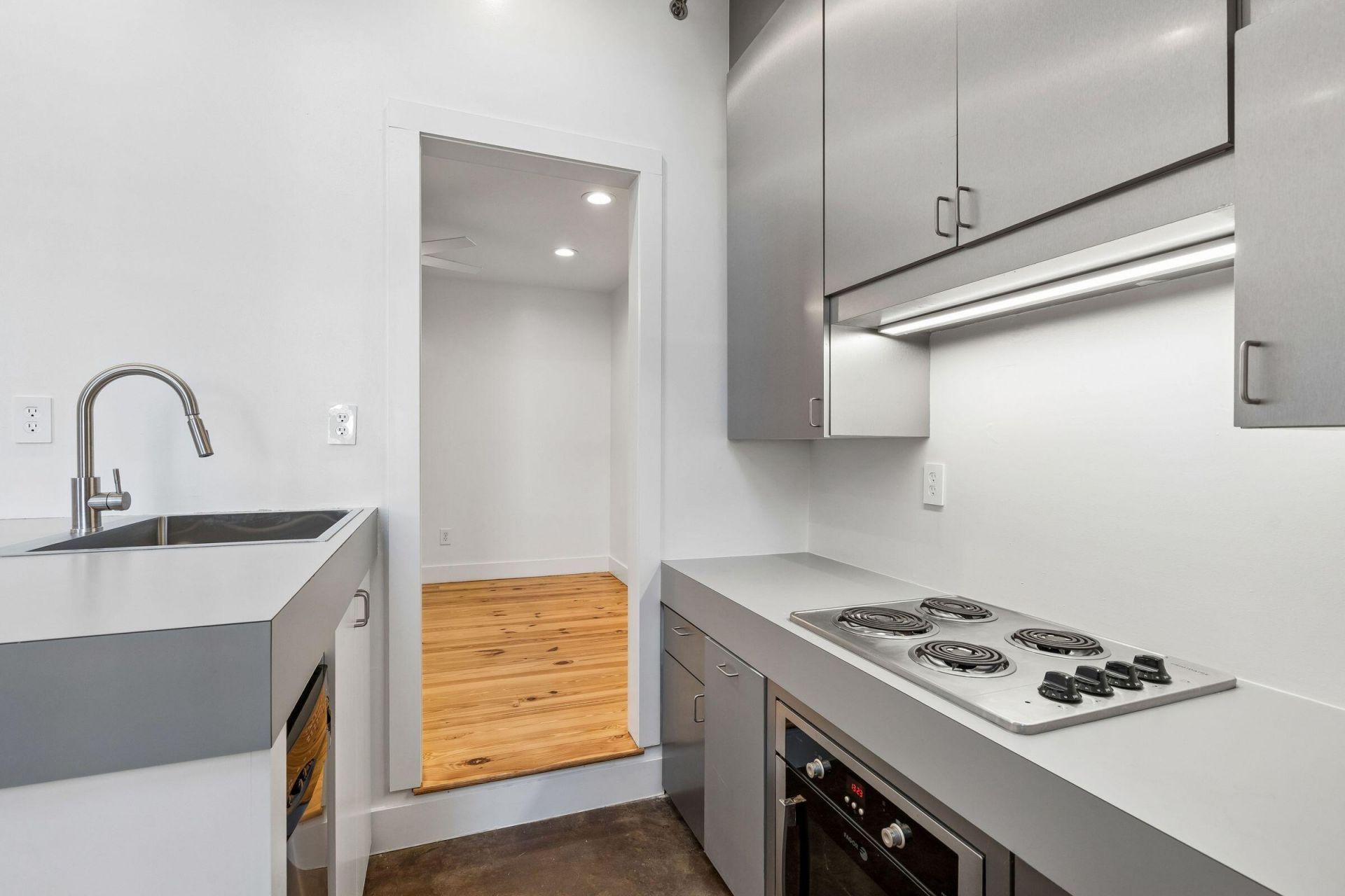 2 Francis Street Photo 11