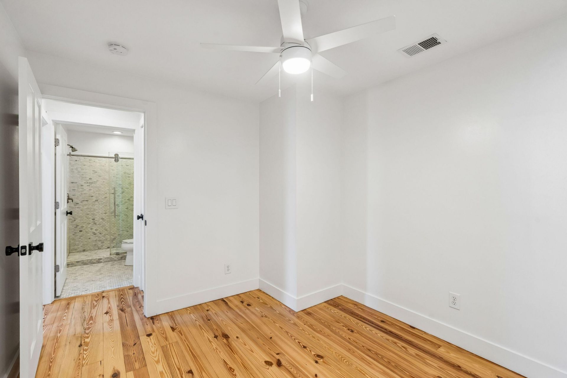 2 Francis Street Photo 15