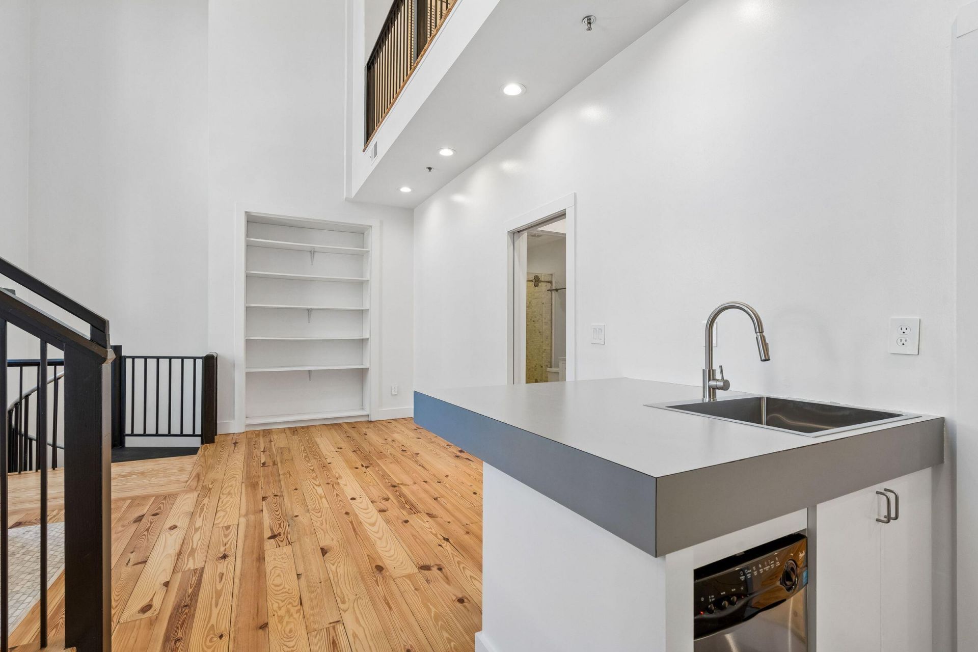 2 Francis Street Photo 8