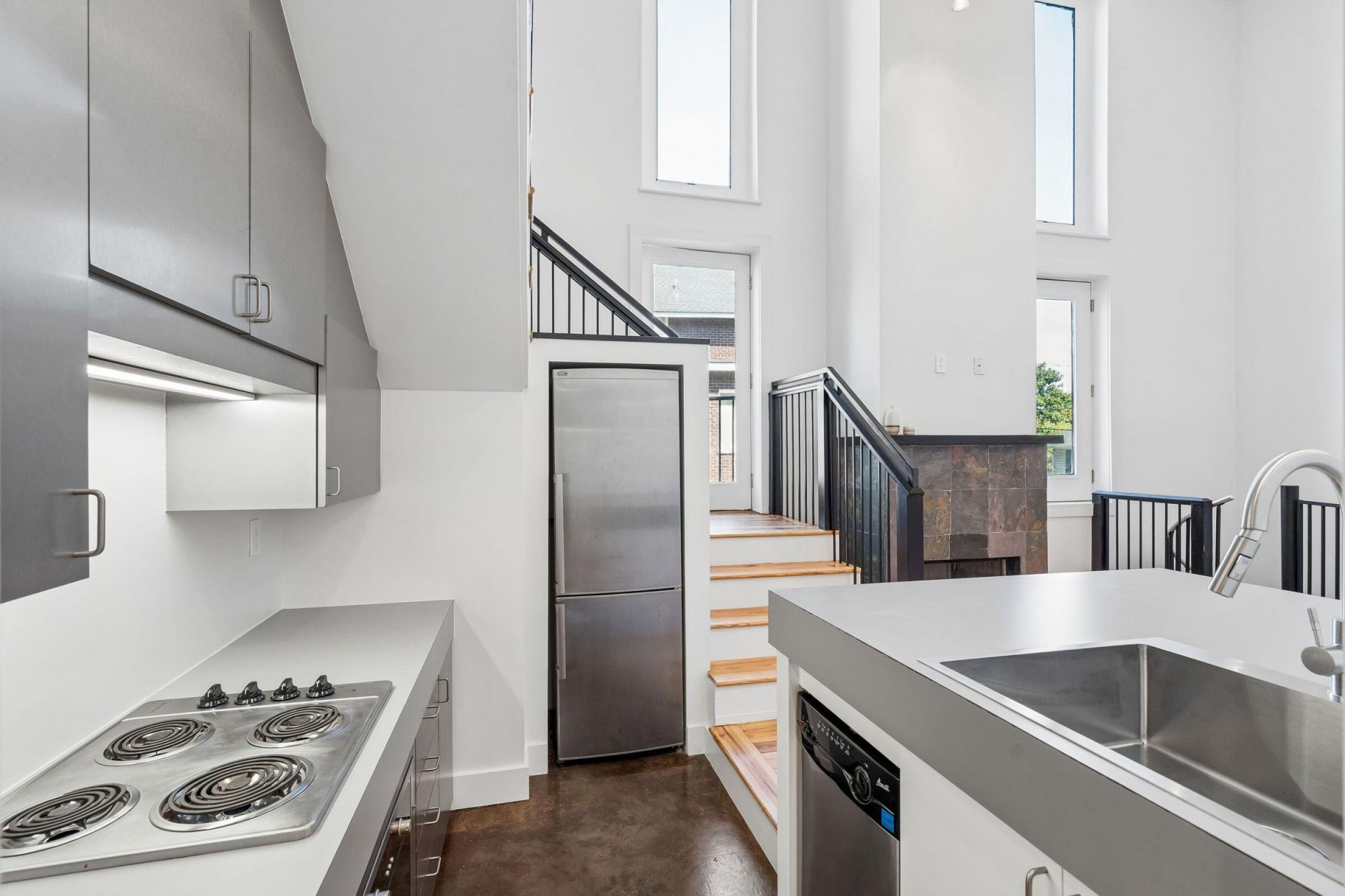 2 Francis Street Photo 9