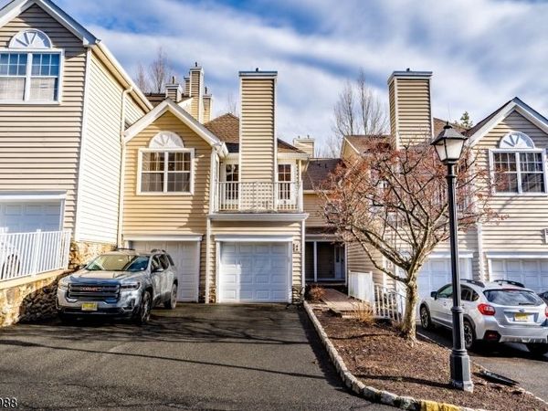 8 Springholm Drive Ondo, Berkeley Heights, NJ 07922