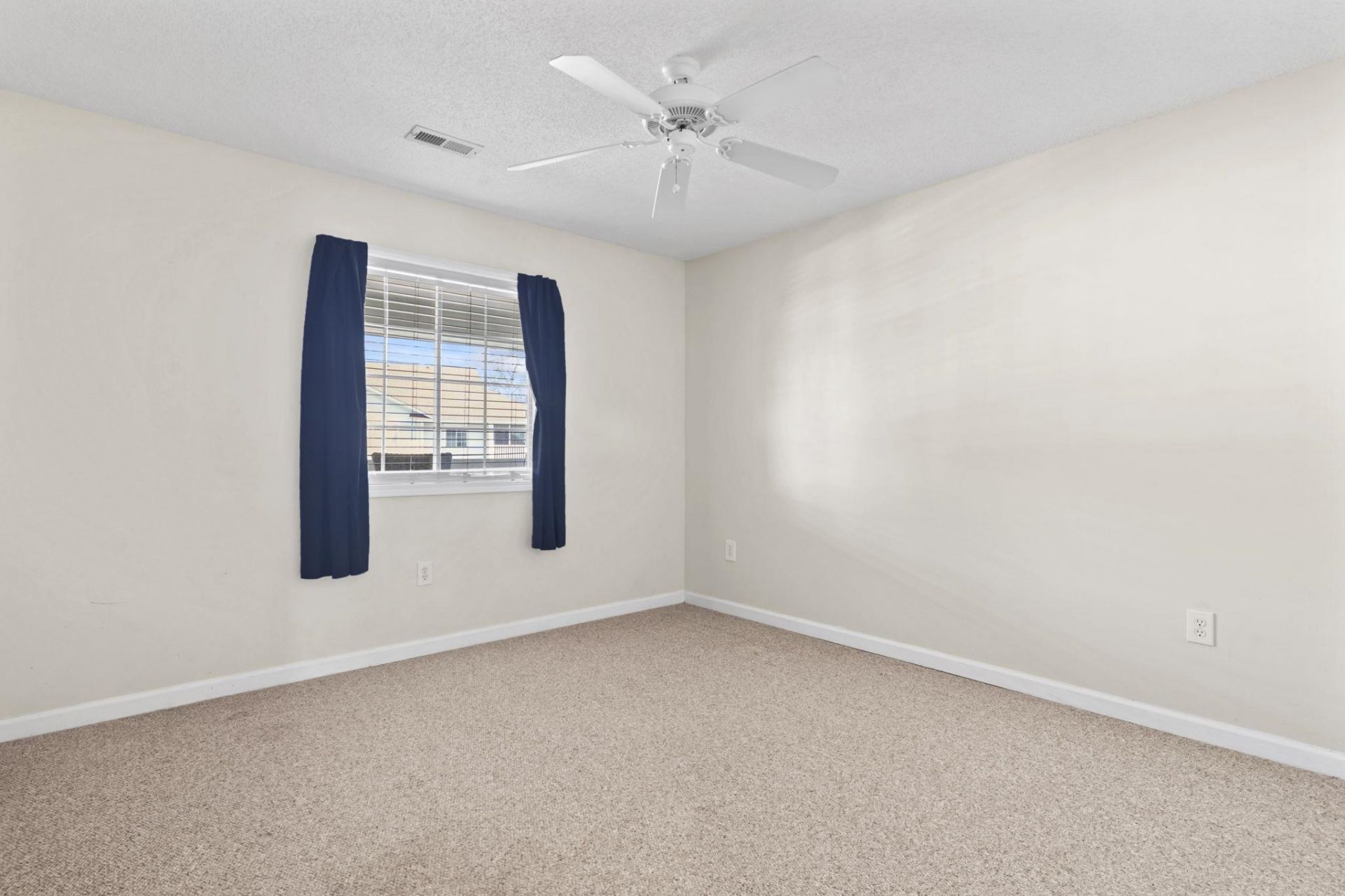 4622 Greenbriar Dr. Photo 14