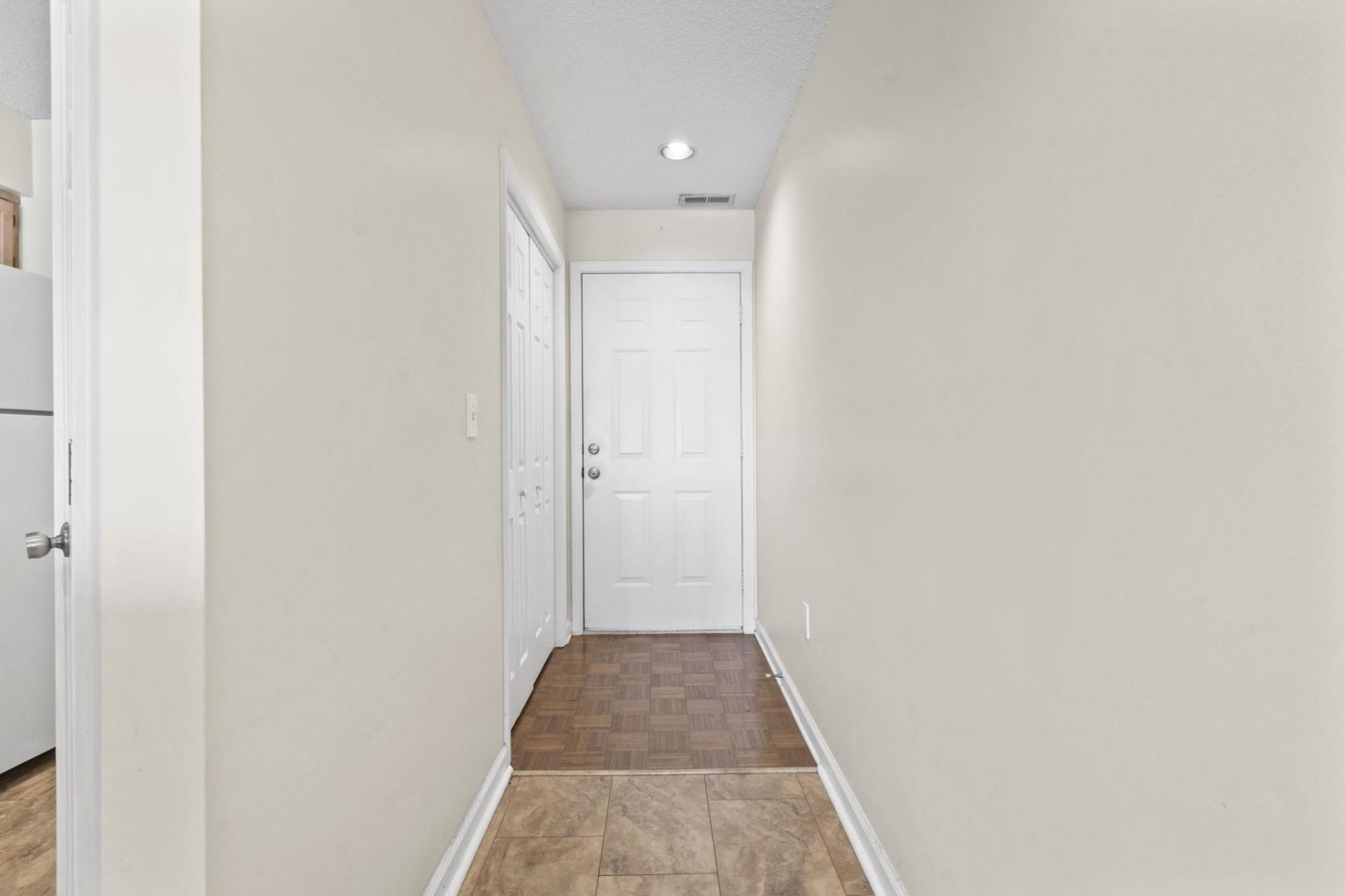 4622 Greenbriar Dr. Photo 16