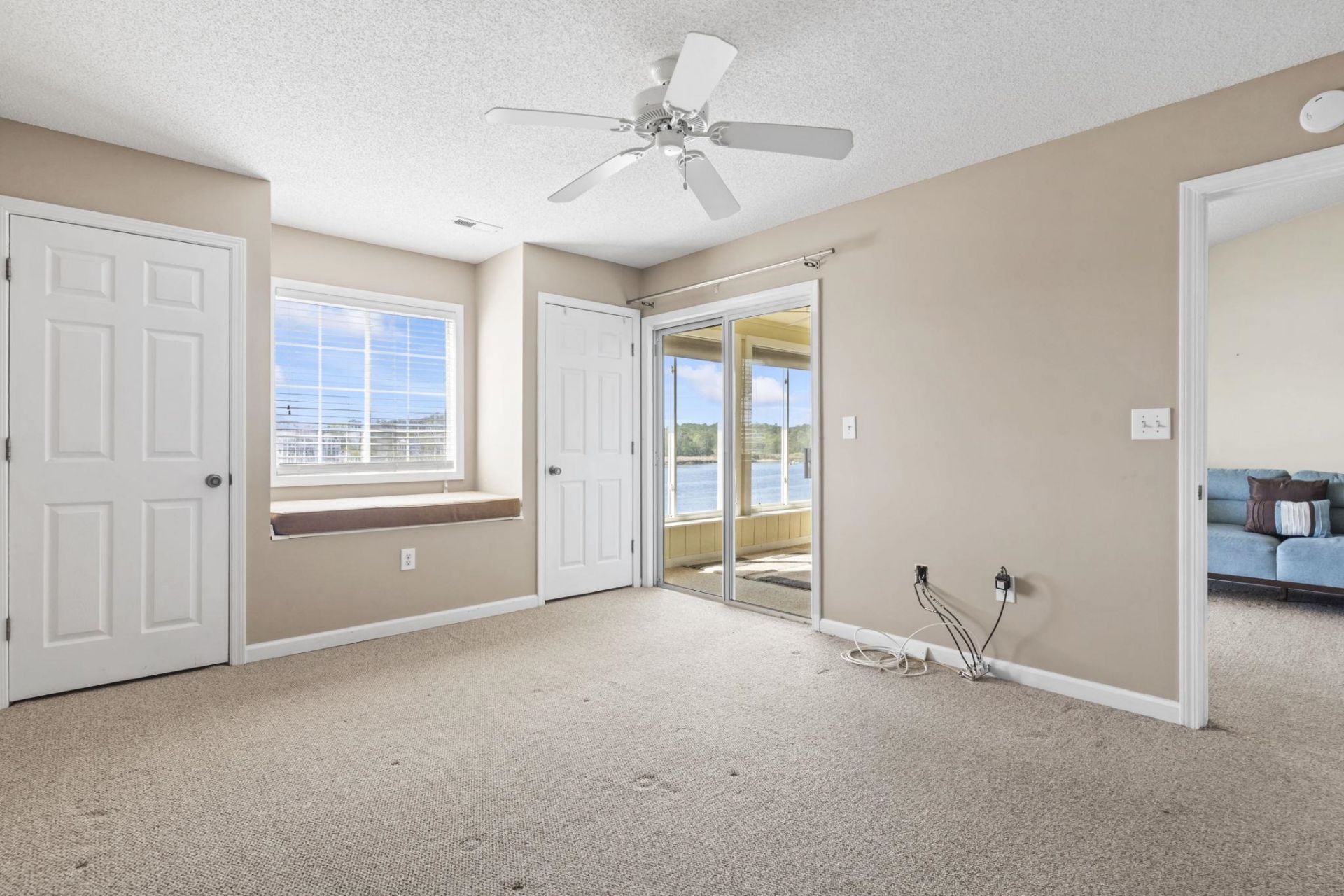 4622 Greenbriar Dr. Photo 8