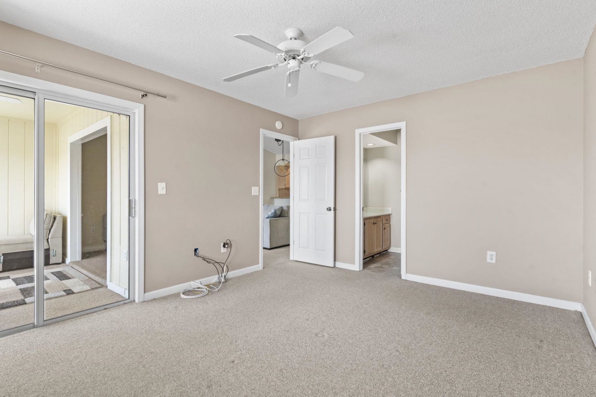 4622 Greenbriar Dr. Photo 9