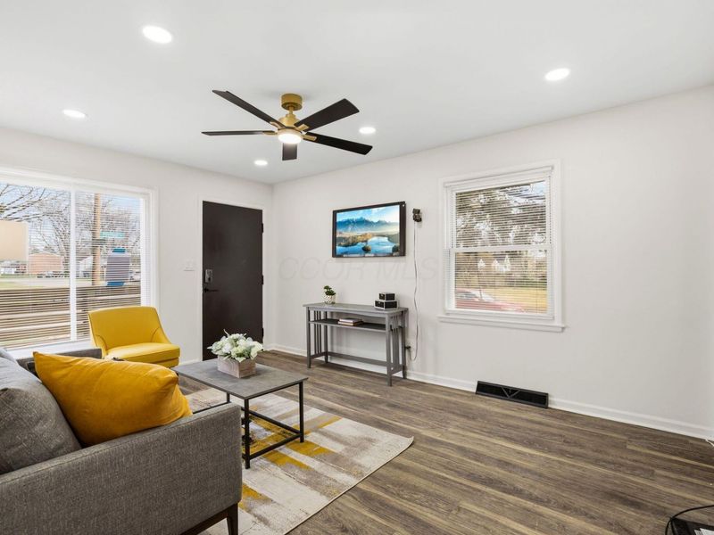 3077 Pontiac Street, Columbus, OH 43224 Photo 9