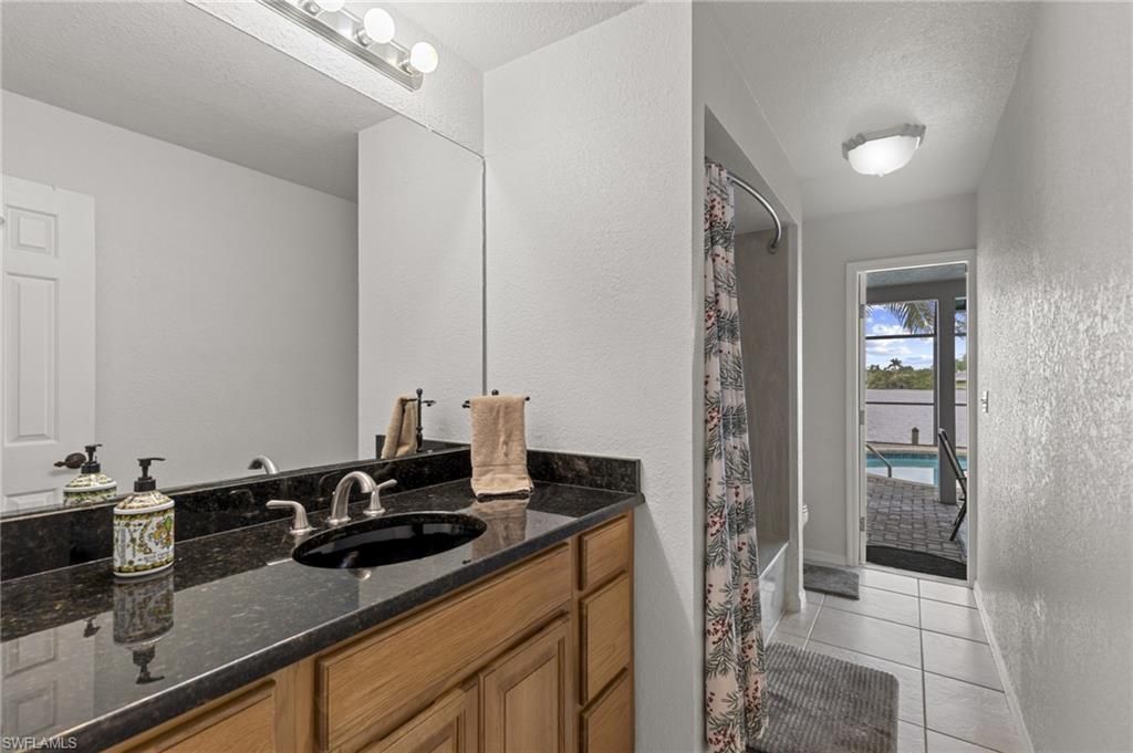 313 SE 6th St, Cape Coral, FL 33990 Photo