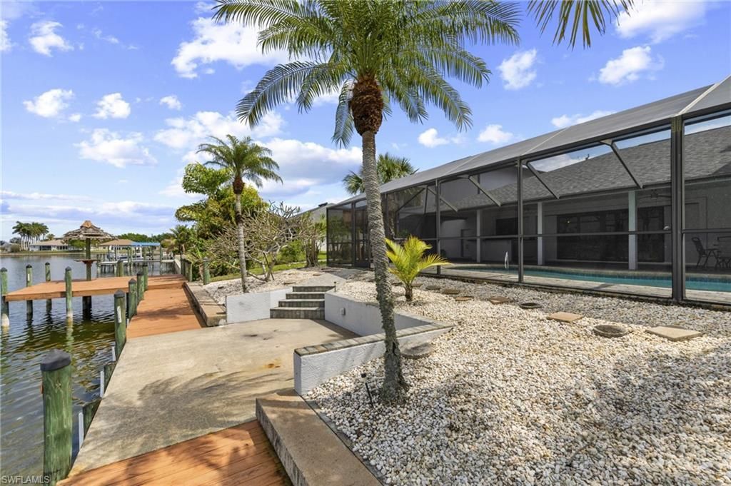 313 SE 6th St, Cape Coral, FL 33990 Photo