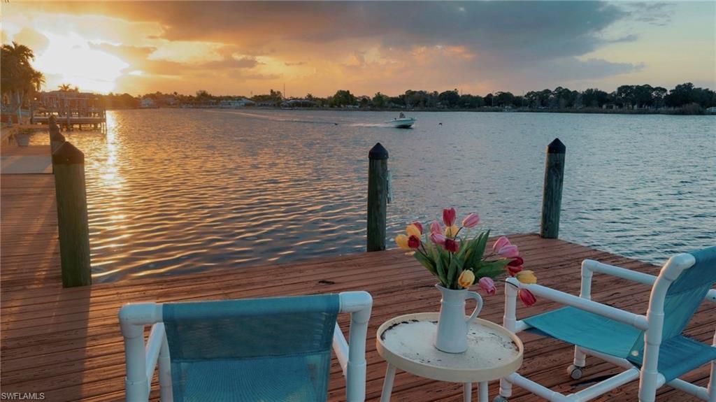 313 SE 6th St, Cape Coral, FL 33990 Photo