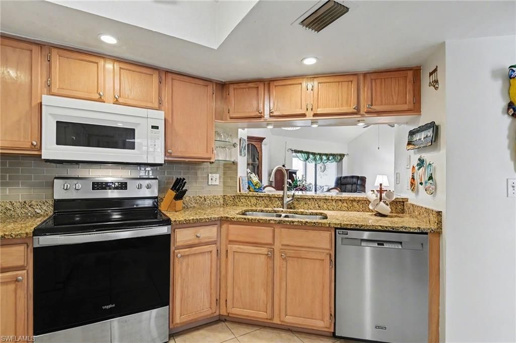 9652 Windsor Gardens Ln, Unit 203, Fort Myers, FL 33919 Photo