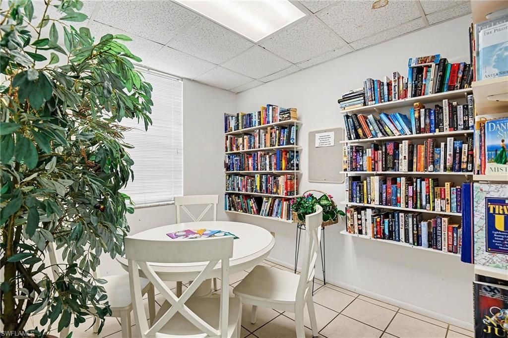 9652 Windsor Gardens Ln, Unit 203, Fort Myers, FL 33919 Photo