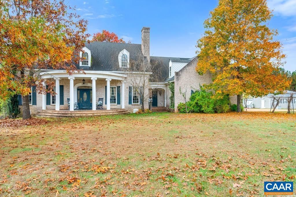 574 OLD KINGS RD, DRAKES BRANCH, VA 23937