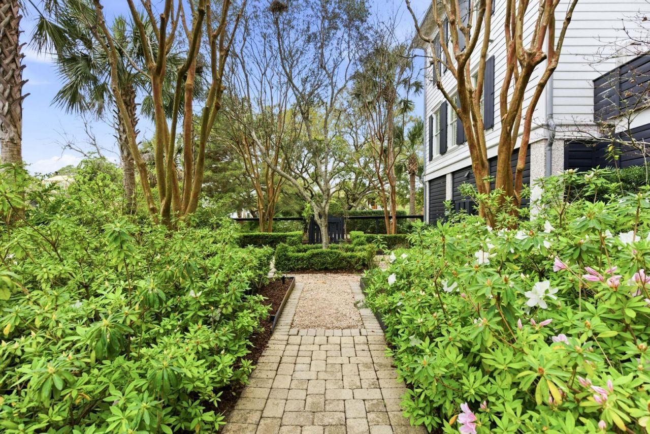 2871 Ion Avenue Photo 55