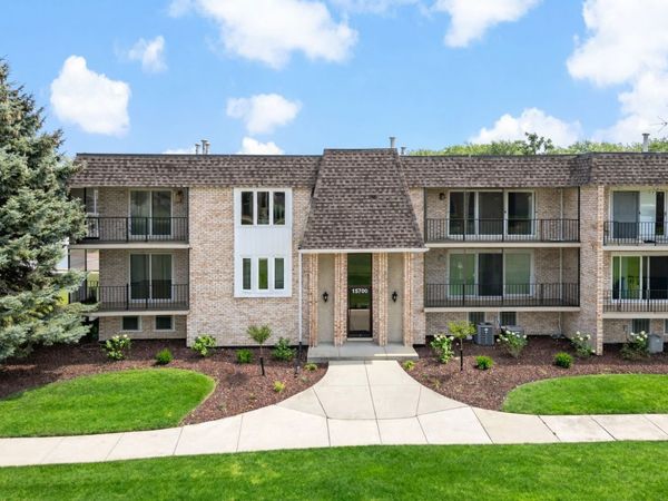 15700 Brassie Court , Unit 2S, Orland Park, IL 60462