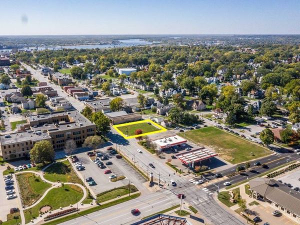 1720 N Harrison Street , Davenport, IA 52803