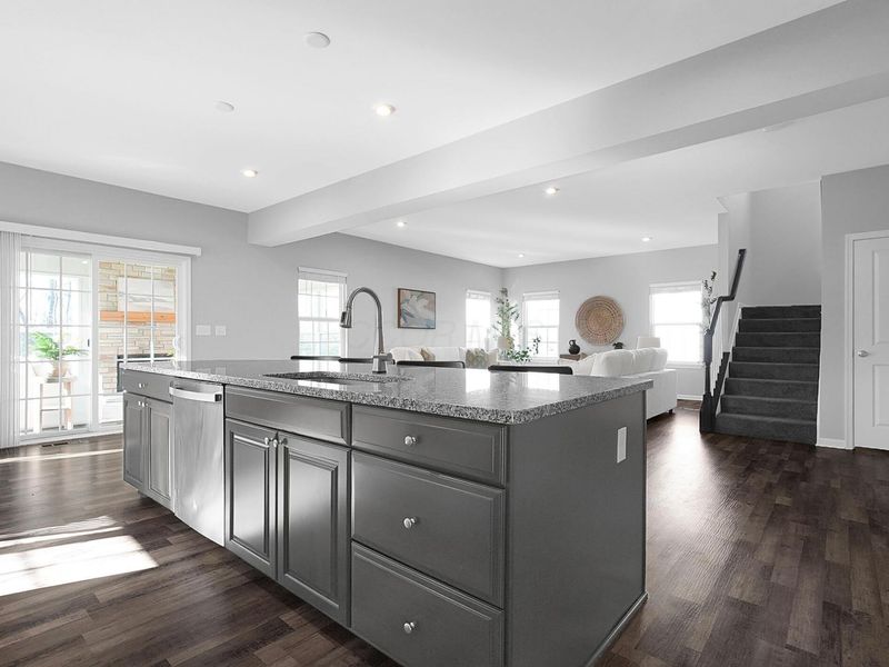 8239 Woodland Creek Court, Blacklick, OH 43004 Photo 5