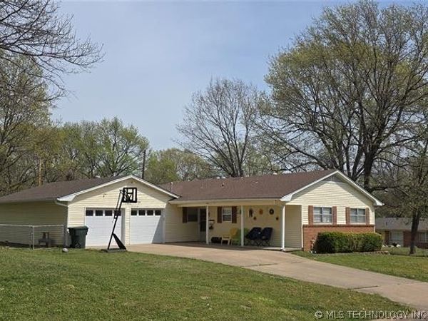 2608 Branson Park Place , Muskogee, OK 74403