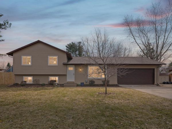 2639 Fairlawn Drive, Stillwater, MN 55082
