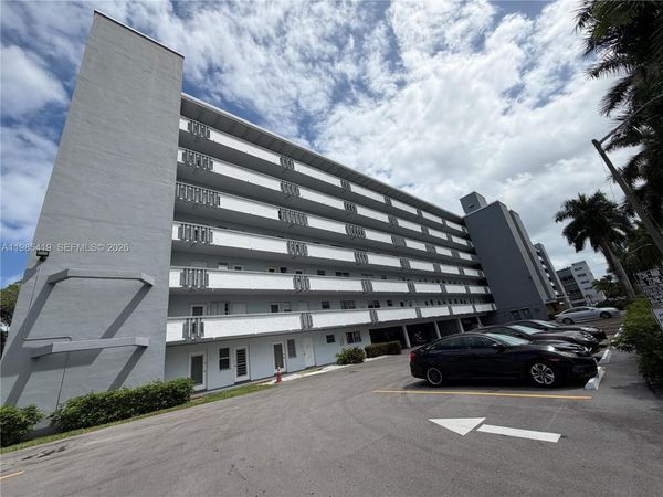 1000 NE 14th Ave, Unit 201, Hallandale Beach, FL 33009