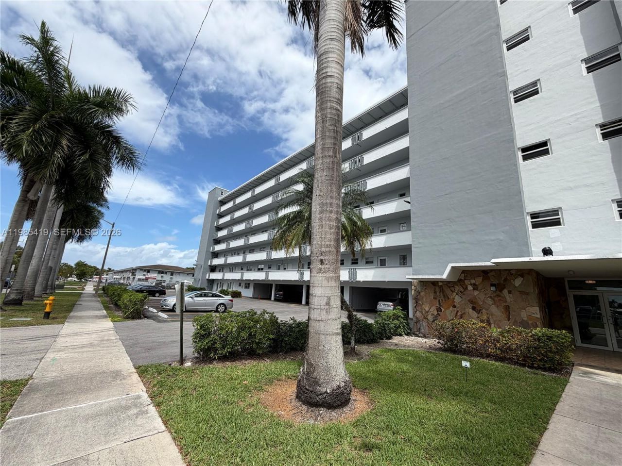 1000 NE 14th Ave, Unit 201, Hallandale Beach, FL 33009 Photo