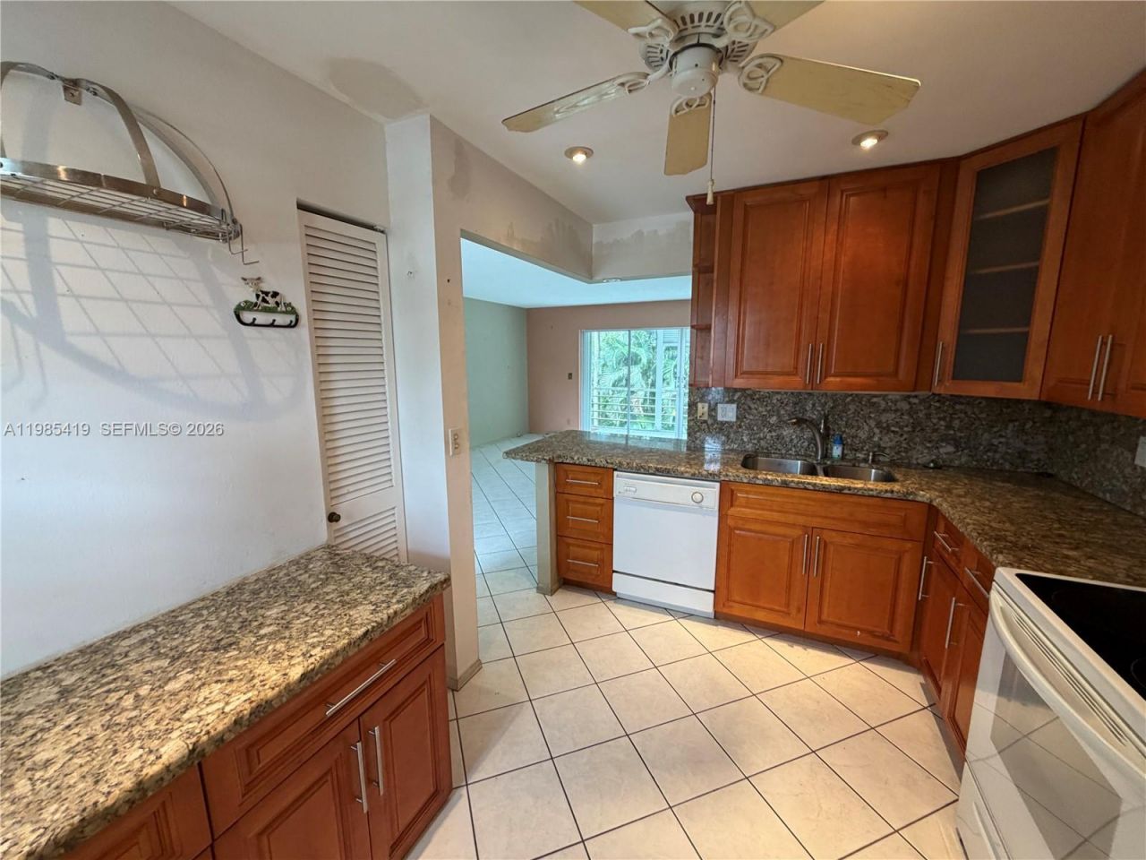 1000 NE 14th Ave, Unit 201, Hallandale Beach, FL 33009 Photo