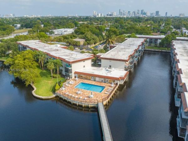333 NW 17th Ct , Unit 203B, Fort Lauderdale, FL 33311