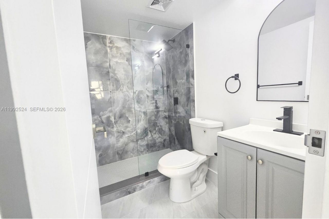 333 NW 17th Ct , Unit 203B, Fort Lauderdale, FL 33311 Photo