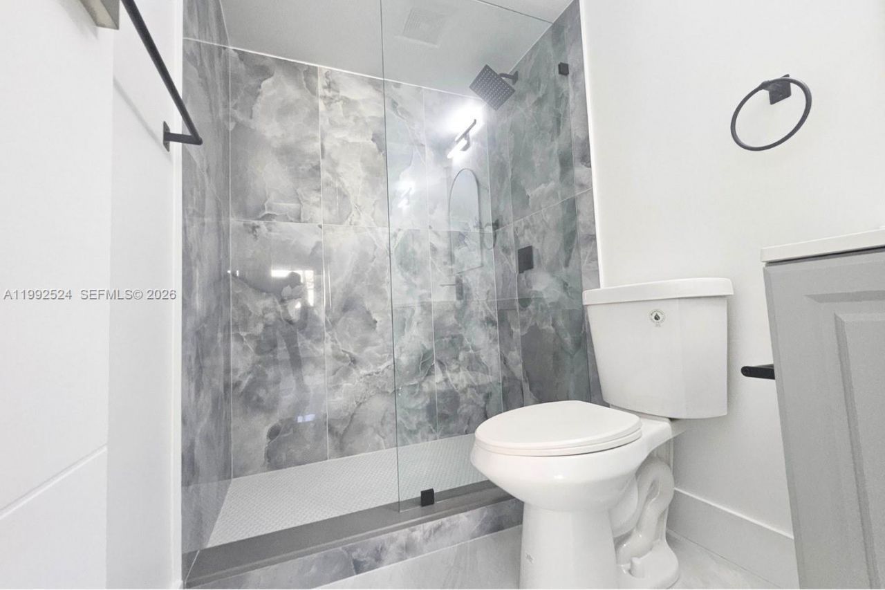 333 NW 17th Ct, Unit 203B, Fort Lauderdale, FL 33311 Photo