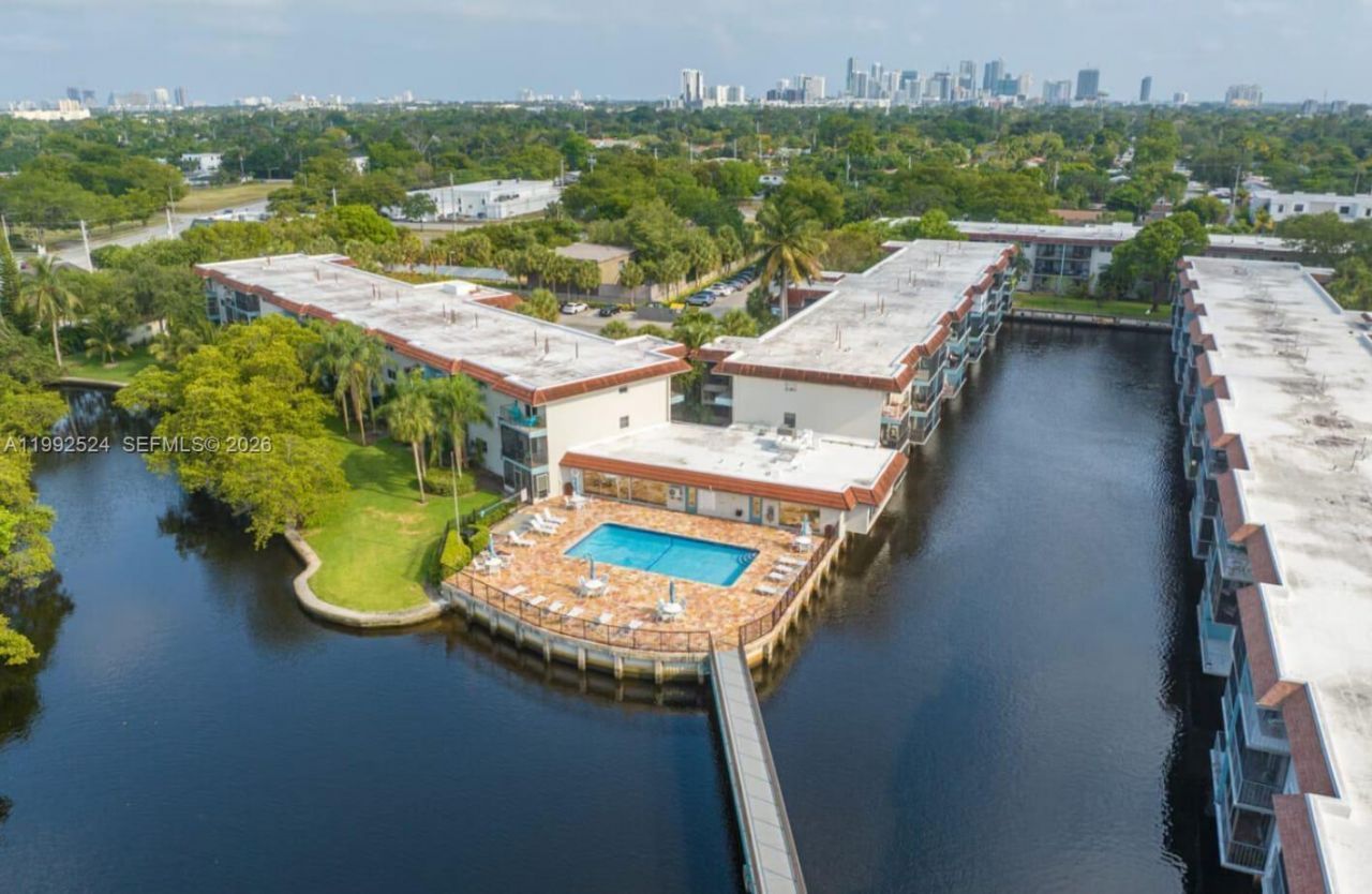333 NW 17th Ct, Unit 203B, Fort Lauderdale, FL 33311 Photo