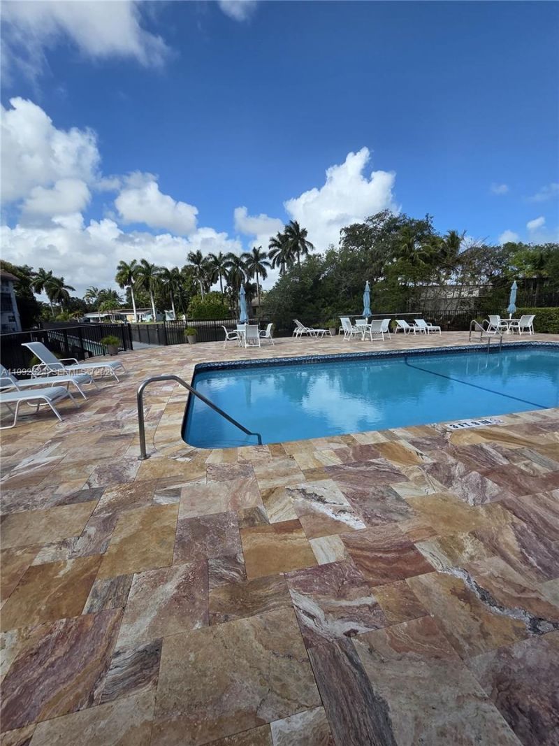 333 NW 17th Ct, Unit 203B, Fort Lauderdale, FL 33311 Photo