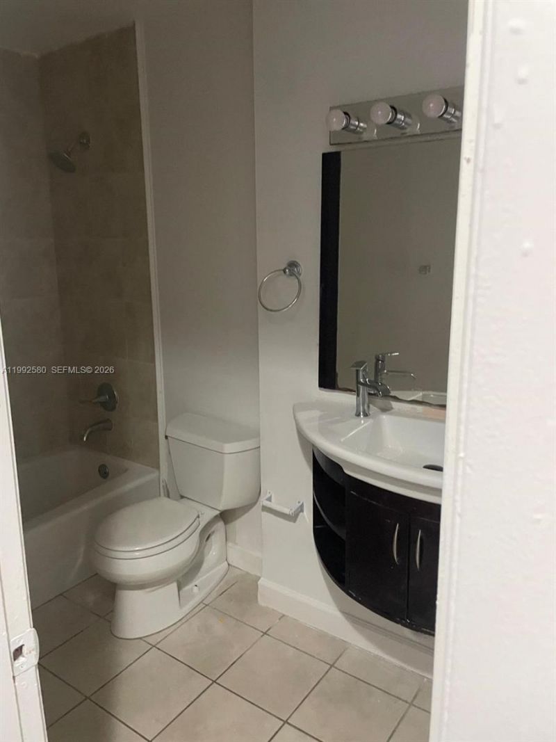 222 SW 1st St , Unit H-5, Pompano Beach, FL 33060 Photo