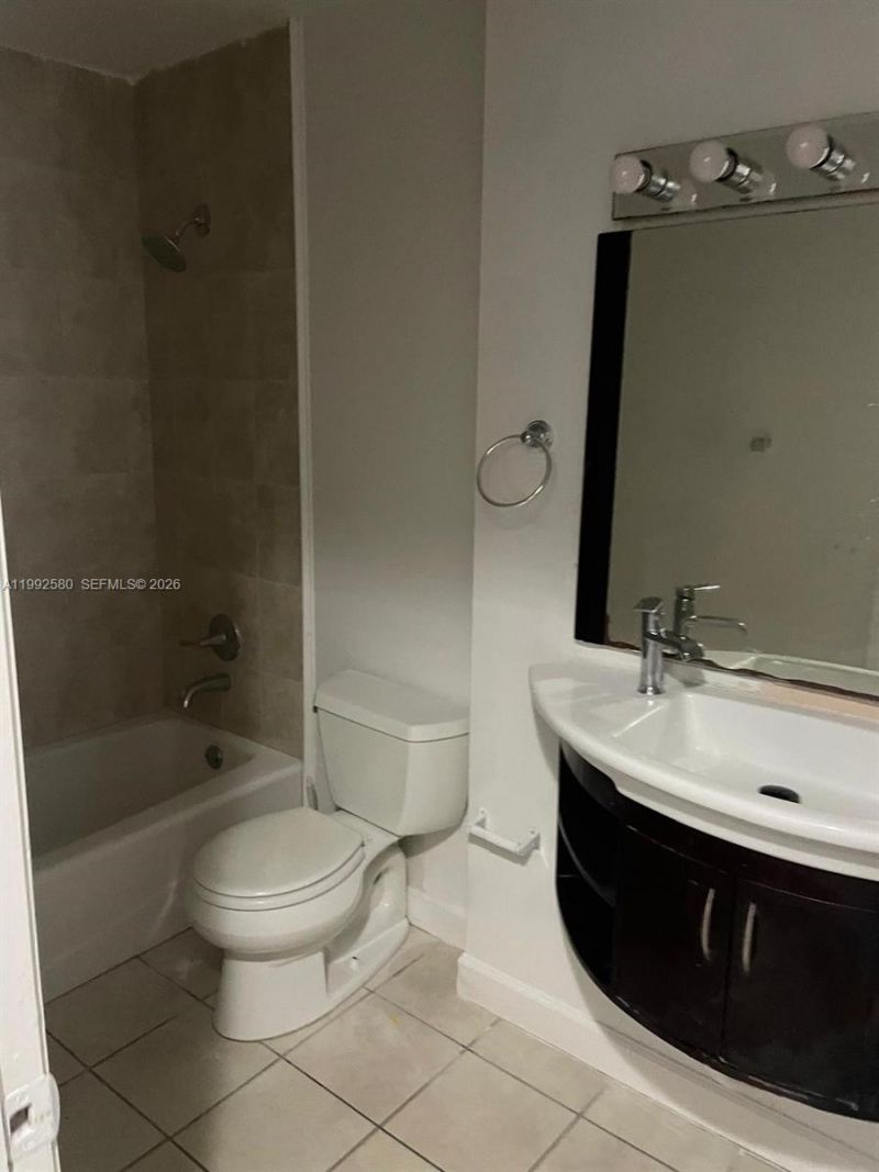 222 SW 1st St , Unit H-5, Pompano Beach, FL 33060 Photo