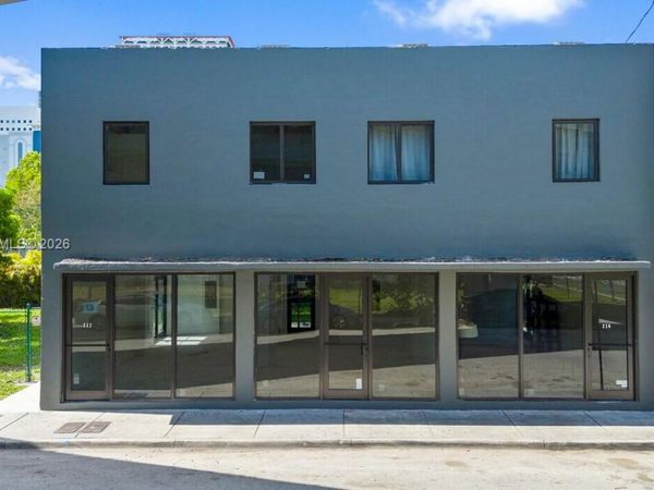 212 NW 11th St, Miami, FL 33136