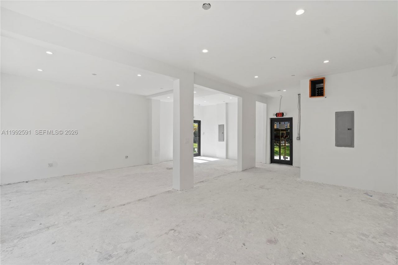 212 NW 11th St, Miami, FL 33136 Photo