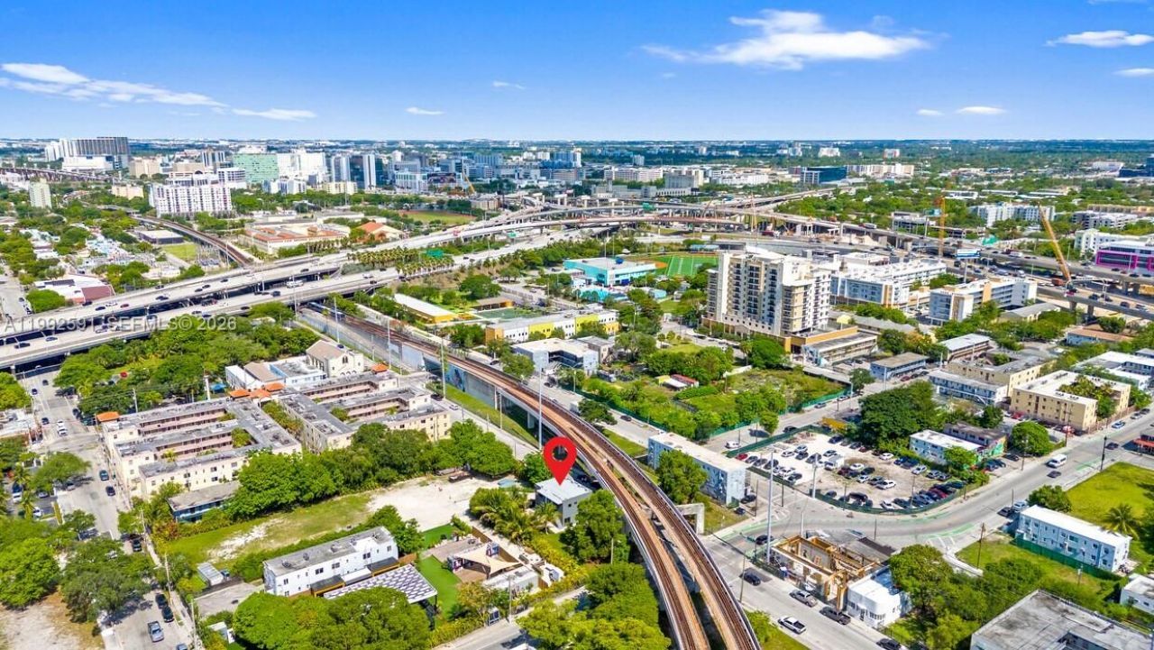 212 NW 11th St, Miami, FL 33136 Photo