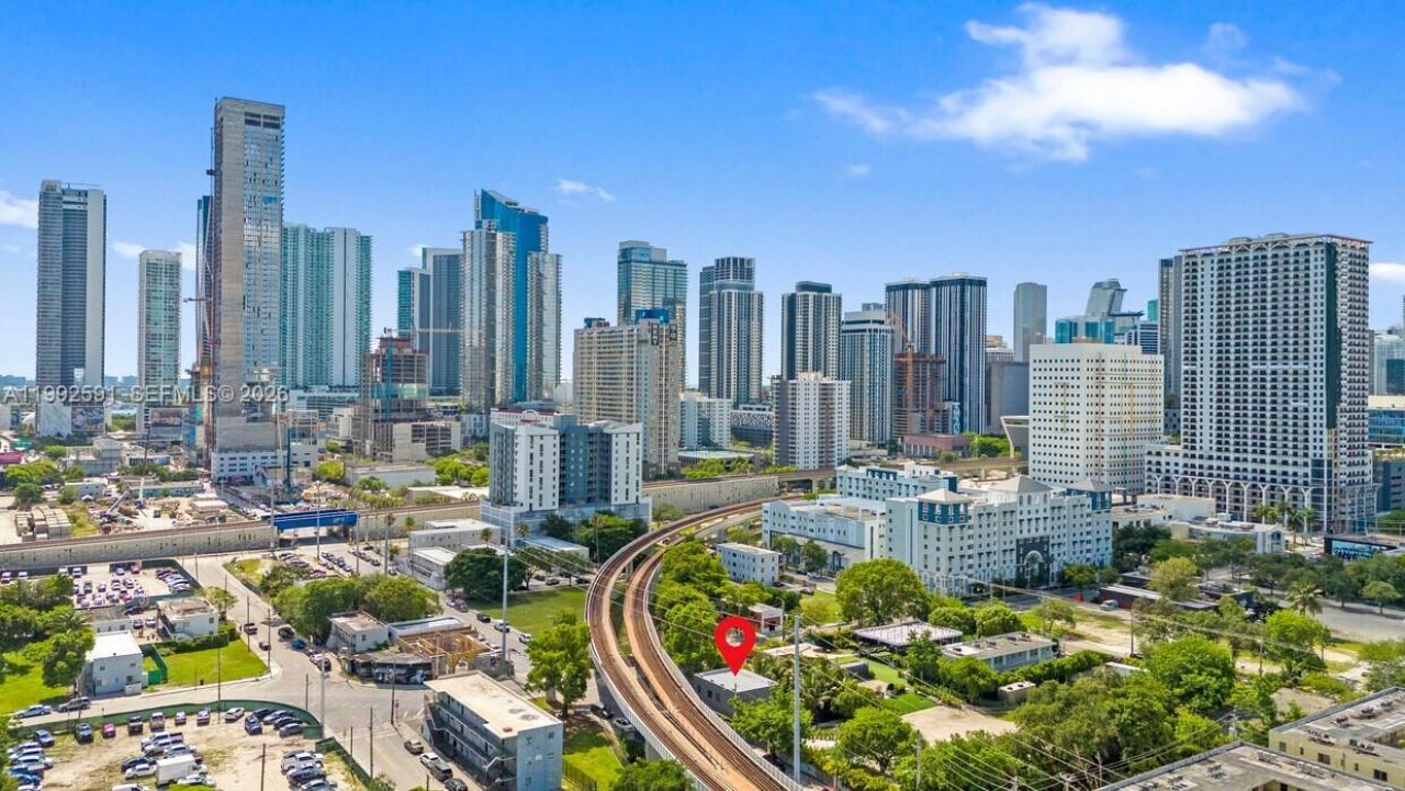 212 NW 11th St, Miami, FL 33136 Photo