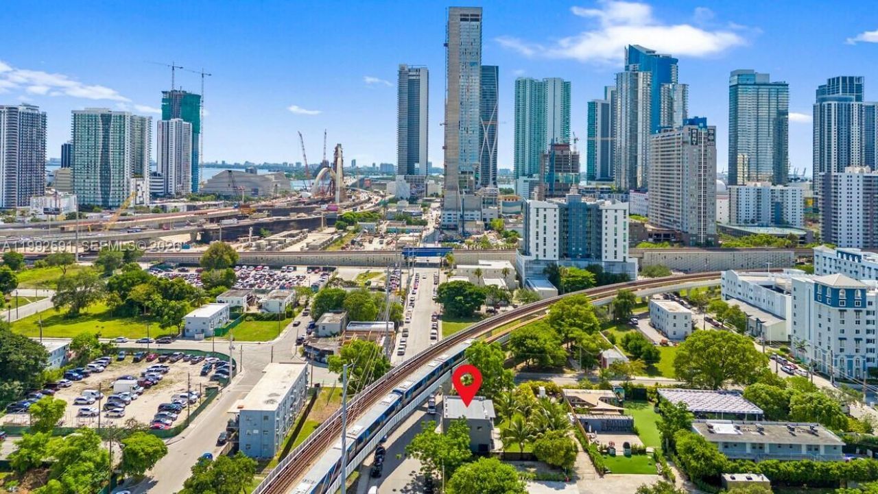 212 NW 11th St, Miami, FL 33136 Photo