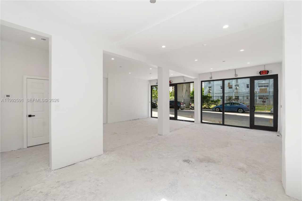 212 NW 11th St, Miami, FL 33136 Photo