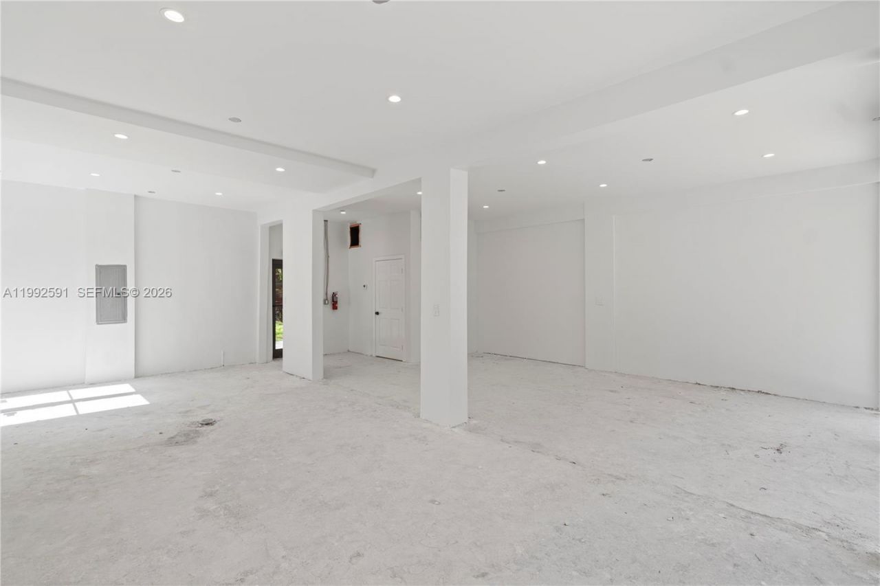 212 NW 11th St, Miami, FL 33136 Photo