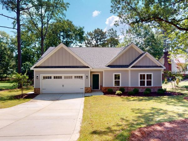 165 Devonshire Avenue W, West End, NC 27376