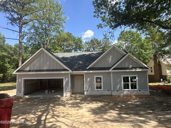 165 Devonshire Avenue W, West End, NC 27376