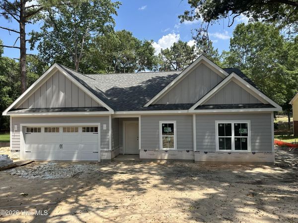 165 Devonshire Avenue W, West End, NC 27376
