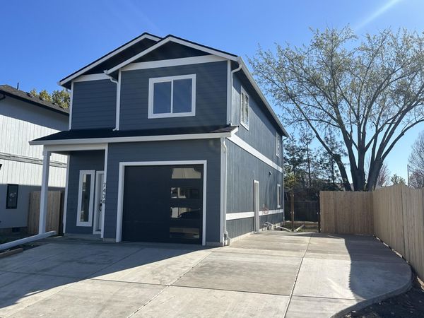 7434 Denman Court, White City, OR 97503