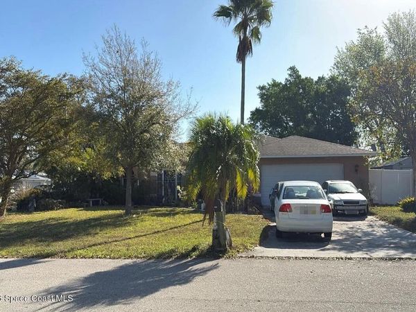 1801 SE 5th Avenue , Cape Coral, FL 33993