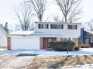 16083 Kirkshire Avenue, Beverly Hills Vlg, MI 48025