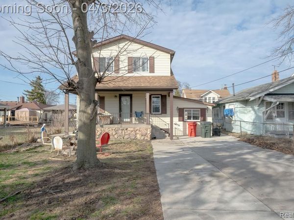 22453 E 10 Mile Road, St. Clair Shores, MI 48080